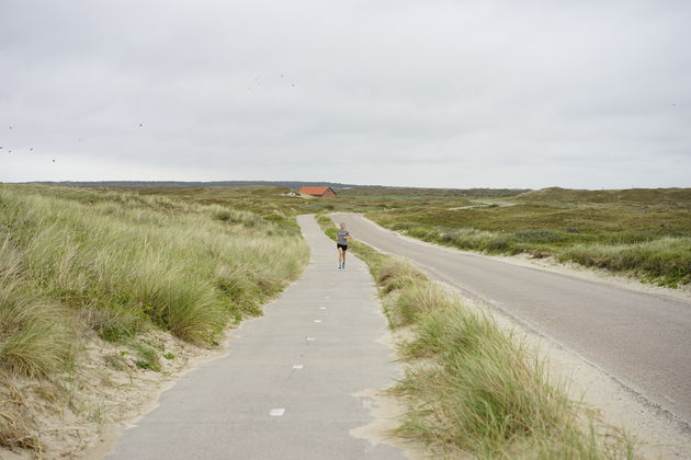 `s Morgens hardlopen door de duinen rondom de camping