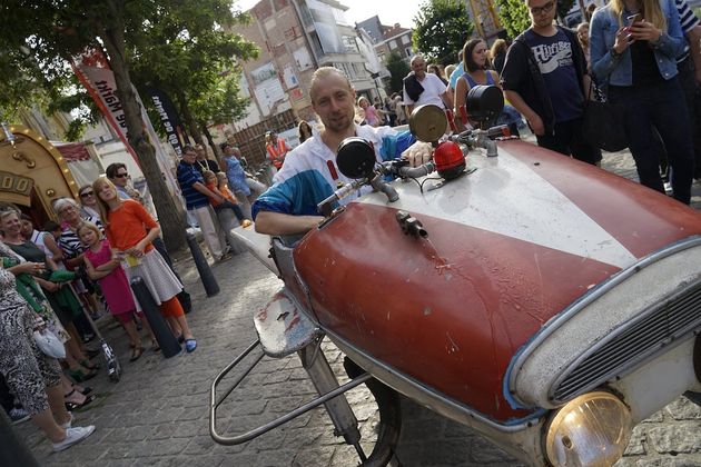 Een auto die kan vliegen of een vliegtuig waarmee je auto kunt rijden