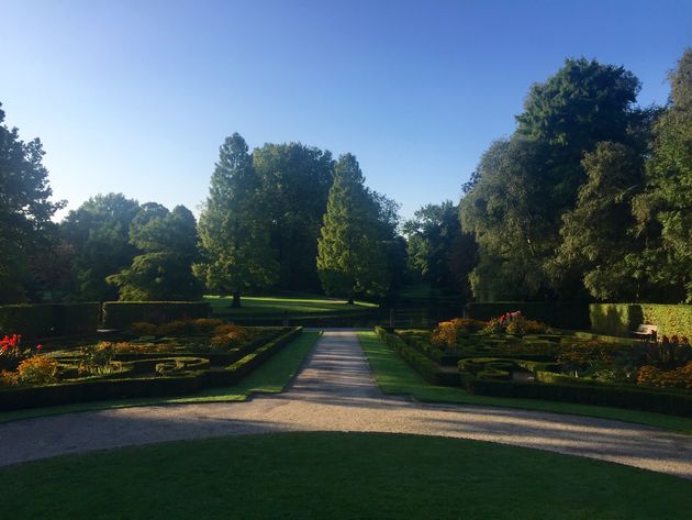 Mooi aangelegde tuin in Het Park