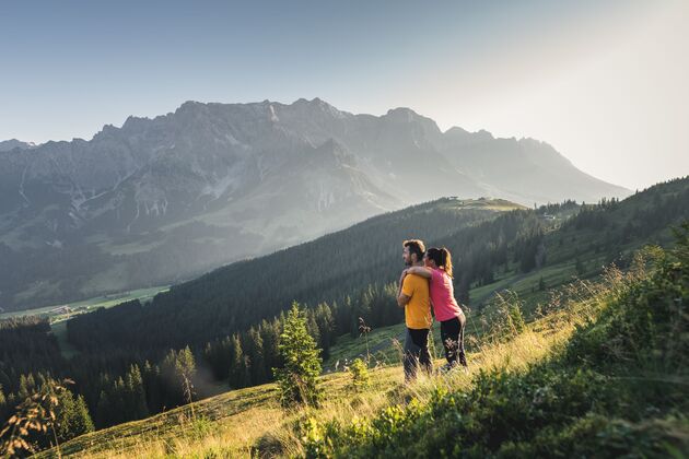 Een prachtig berglandschap en frisse berglucht in Hochk\u00f6nig