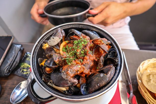 Je bent aan de Franse kust, dus mosselen eten kun je hier als de beste!