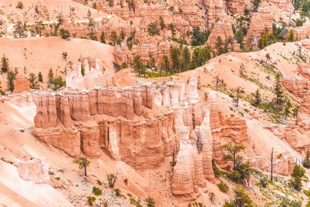 De hoodoos zijn miljoenen jaren oud, ontstaan door erosie en verwering