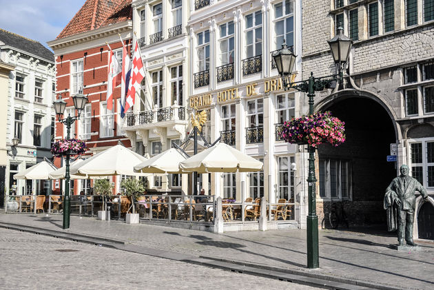 Grand Hotel de Draak is het oudste hotel van Nederland: al meer dan 600 jaar is dit een hotel