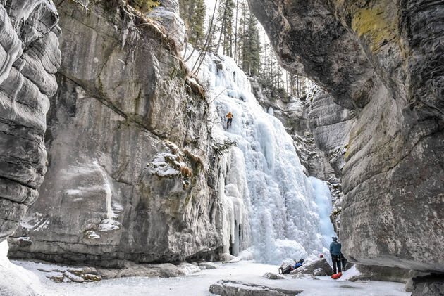 IJsklimmen is een van de allerleukste dingen om te doen in Maligne Canyon