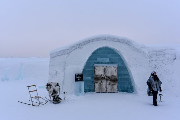 De ingang van het beroemde Icehotel in Jukkasj\u00e4rvi