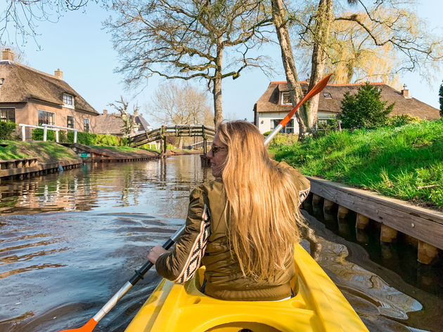 Mocht je een bucketlist voor Nederland bijhouden dan moet kano\u00ebn door Giethoorn er zeker op