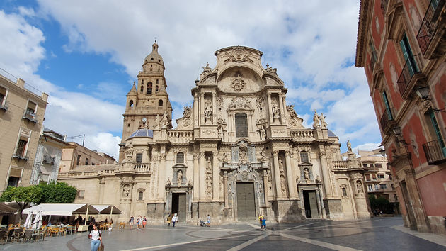 La Santa Iglesia Catedral de Santa Mar\u00eda