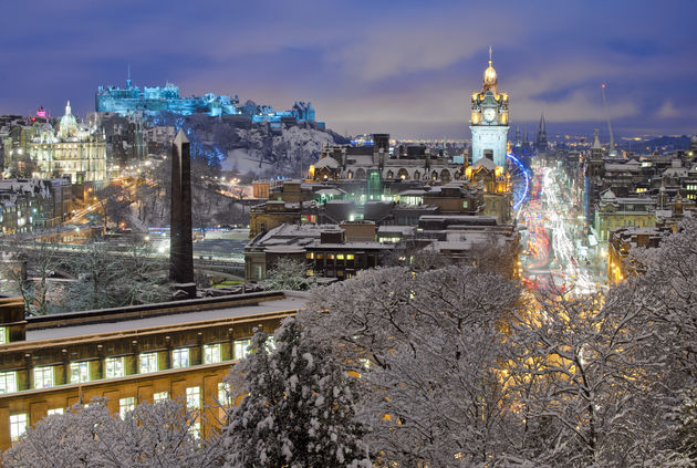 Kerst in Edinburgh\u00a9 andreaobzerova