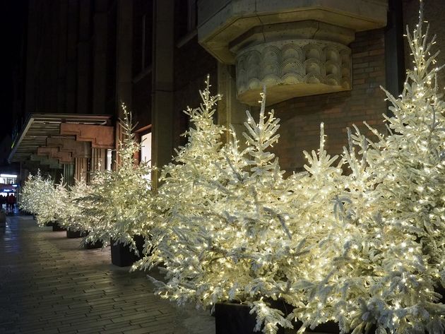 En geniet ook buiten de kerstmarkten van de kerstsfeer in D\u00fcsseldorf.