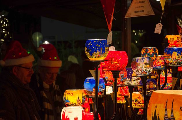 De gezellige kraampjes op de kerstmarkt