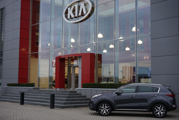 Kia Sportage bij hoofdkantoor in Breukelen