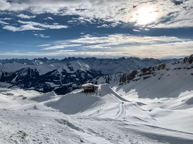 We laten het skigebied achter ons en gaan offpiste