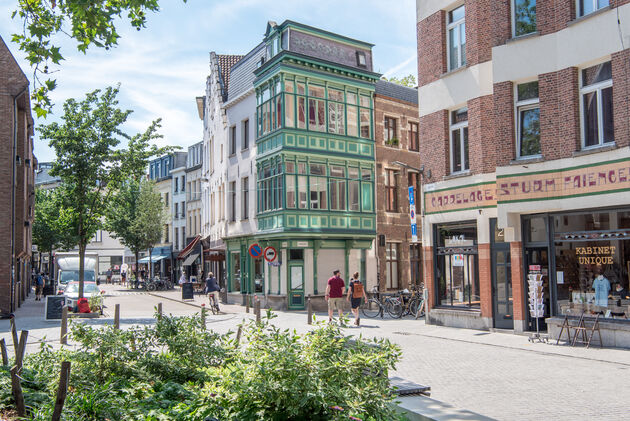 Wandel door de Kloosterstraat richting het zuiden van de stad