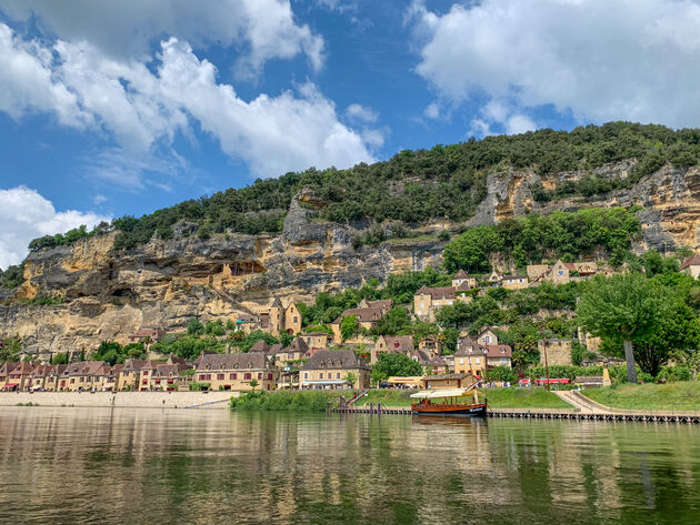 In een van de bochten van de rivier ligt La Roque-Gageac