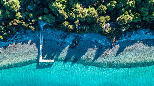 Hoe mooi blauw is dit water in Lake Wakatipu?