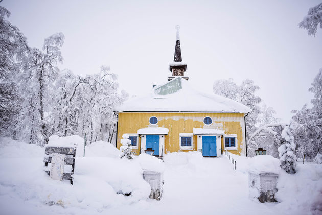 Het kleurrijke kerkje van Lannavaara