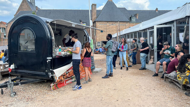 Binnen bierproeven en buiten vooral eten