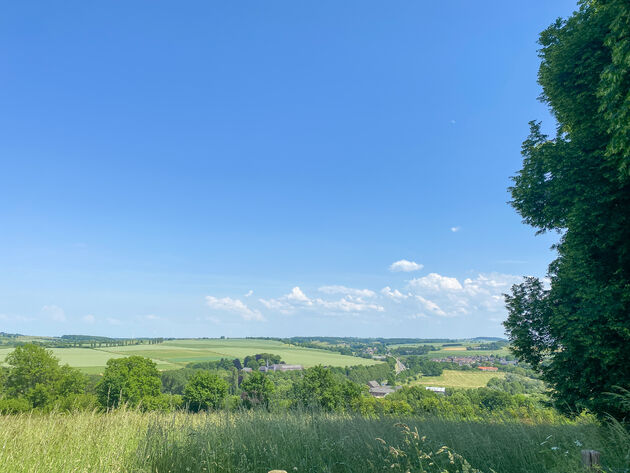 Om weer door te gaan naar een plek met uitzicht op het glooiende landschap van Limburg