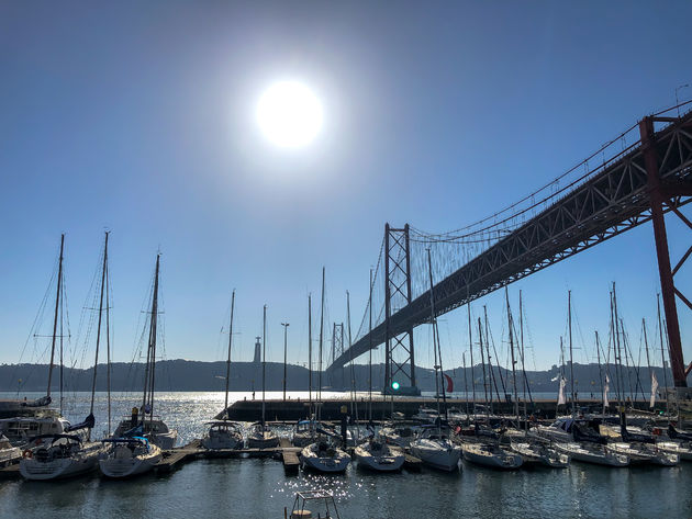 Ook het gebied rond de haven en de brug is een aanraden om even rond te dwalen