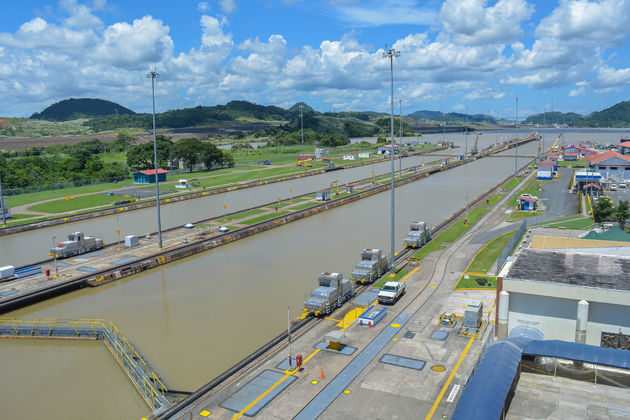 locks-miraflores-panama