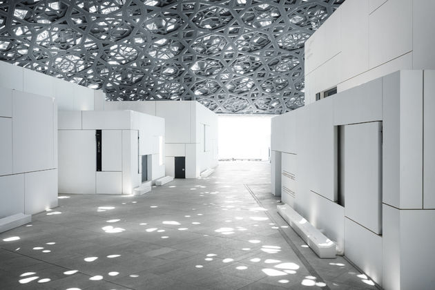 Binnenkijken bij het Louvre in Abu Dhabi