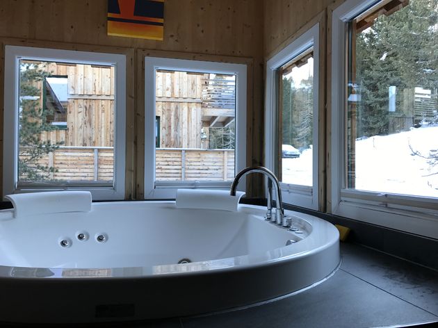 Na het ski\u00ebn in de jacuzzi