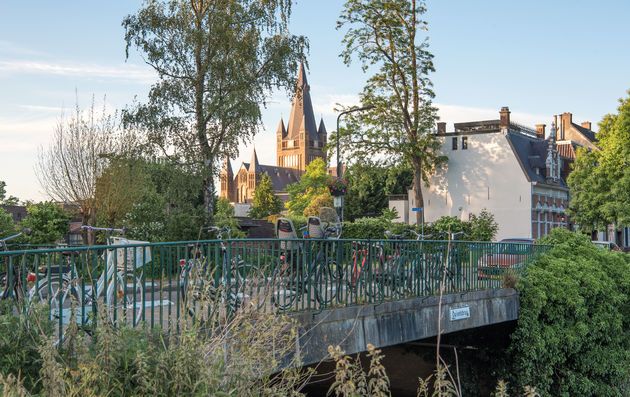 Kom je vanuit het centrum van Breda, dan is het leuk om via de Duivelsbrug het Markdal in te lopen