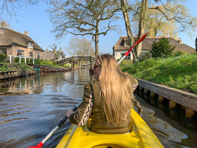 Kano\u00ebn door Giethoorn: dat m\u00f3et je een keer in je leven gedaan hebben