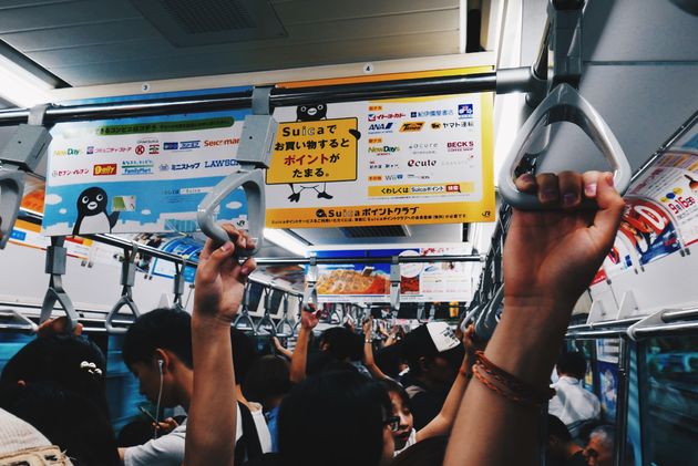 Japanse metro`s rijden altijd op tijd - en zitten altijd behoorlijk vol