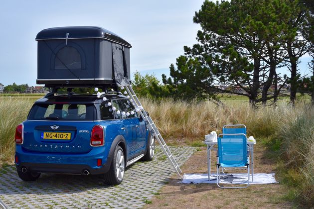 Onze coole Mini Countryman met daktent!!