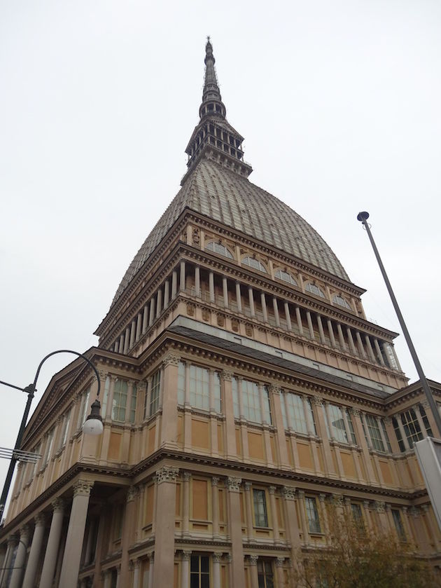 De Mole Antonelliana waar tevens het filmmuseum is gevestigd.