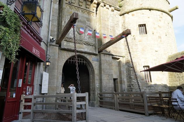 Mont_Saint_Michel_ophaalbrug