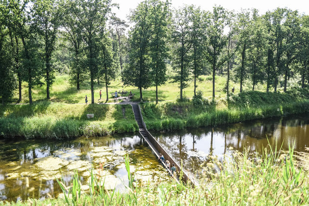 Pas als je dichtbij komt kun je de Mozesbrug ook echt zien