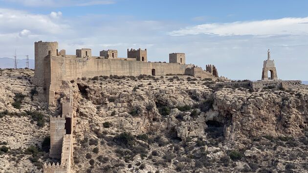 Muralla de Jayran gezien vanaf het Alcazaba