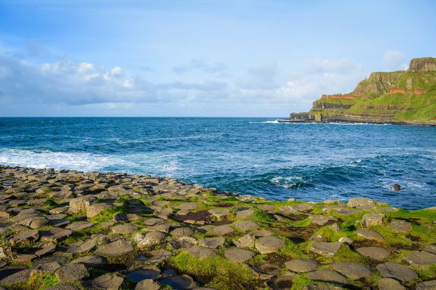 Ook de omgeving van de Giant`s Causeway aan de Noord-Ierse kust is adembenemend mooi!