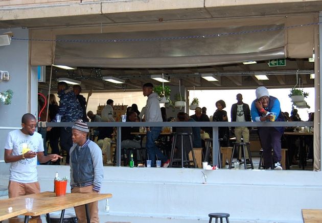 De Neighbourgoods Market in Braamfontein op zondag is een aanrader!