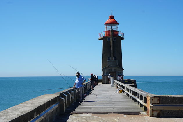 De vuurtoren en de pier in F\u00e9camp