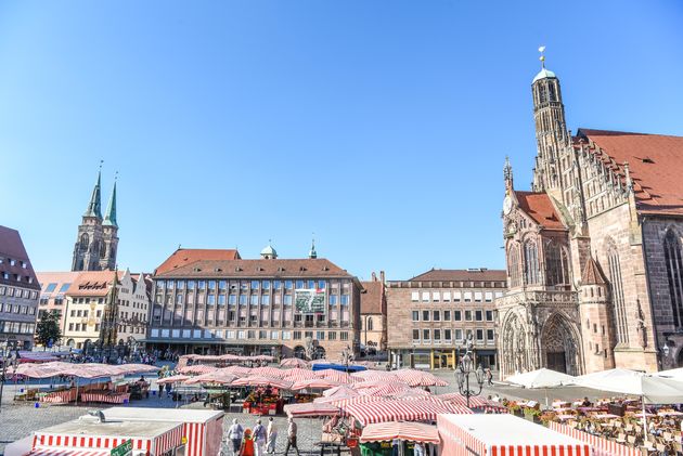 De Hauptmarkt van N\u00fcrgberg, waar in de winter ook de kerstmarkt te vinden is