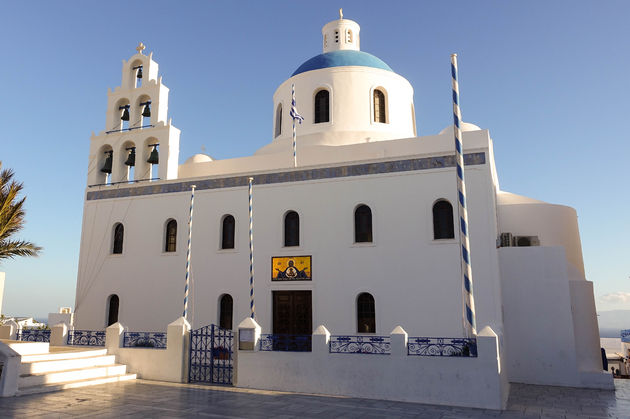 oia-santorini