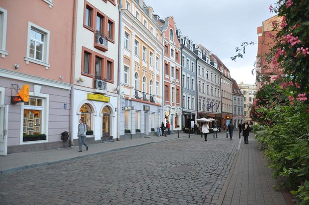 Een van de gezellige straten in Old Town