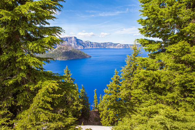 Uitzicht over Crater Lake in Oregon \u00a9 Catherine - Fotolia