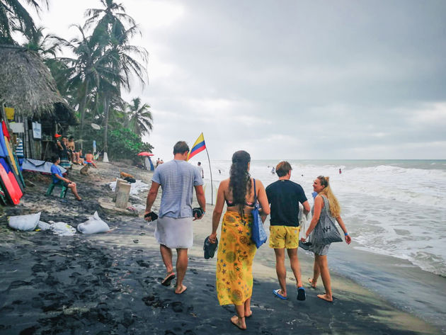 Een wandeling over het strand van Palomino waar doorgaans w\u00e9l de z\u00f3n schijnt