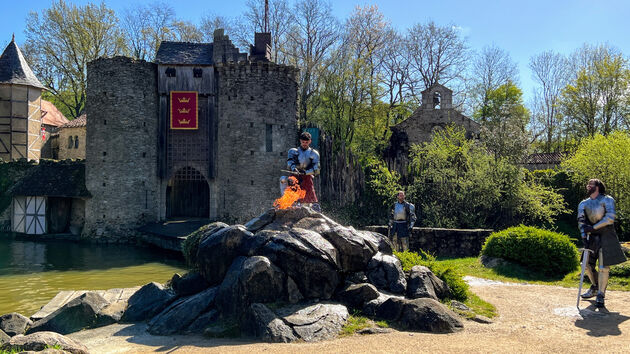 Puy du Fou: Les Chevaliers de la Table Ronde met King Arthur