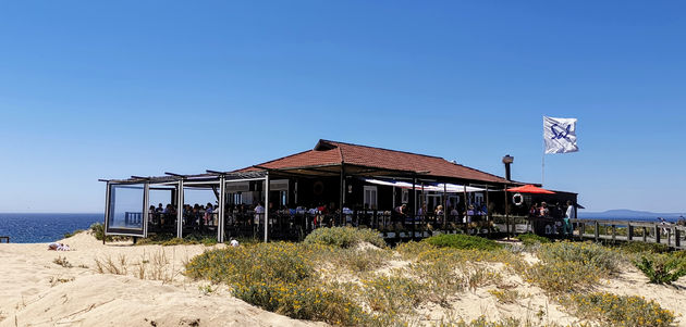 Eten op het strand van Praia de Comporta