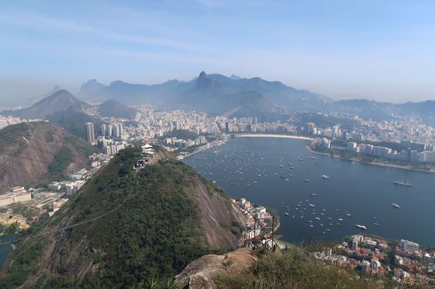 De beroemde baai van Guanabara gezien vanaf de Suikerbroodberg