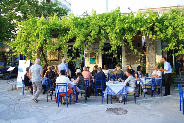 Ga uit eten in restaurant Sakis