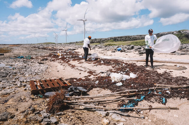 Maar ook dit is Curacao: veel te veel plastic