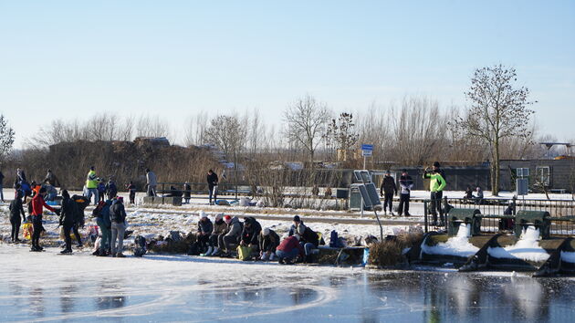 Die 1.5 meter valt tegen als we allemaal willen schaatsen