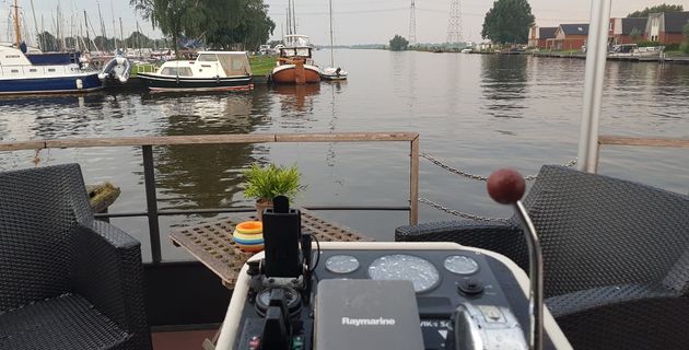 Varen in de open lucht met een lounge voor je neus