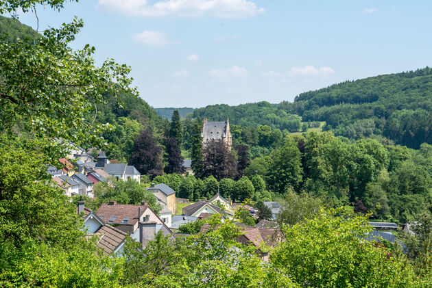 Het slaperige stadje Schoenfels ligt in en oase van groen